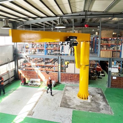 Volně stojící výložníkový jeřáb